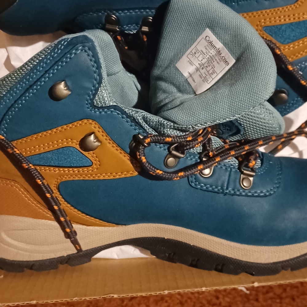Women's Columbia boots